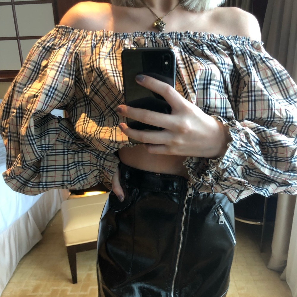 Burberry style off shoulder crop top